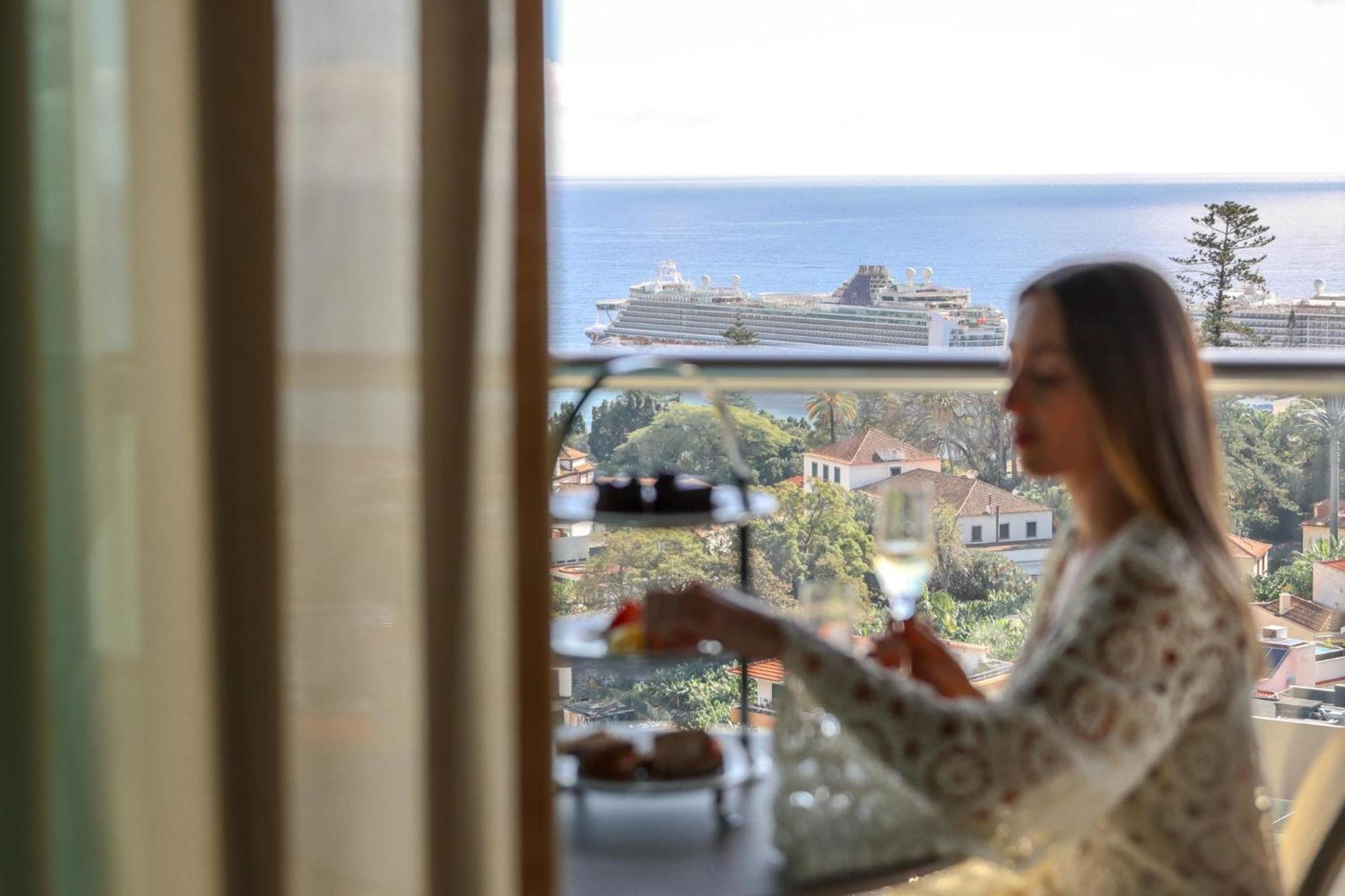 The Views Baia - Adults Only Hotel Funchal  Bagian luar foto